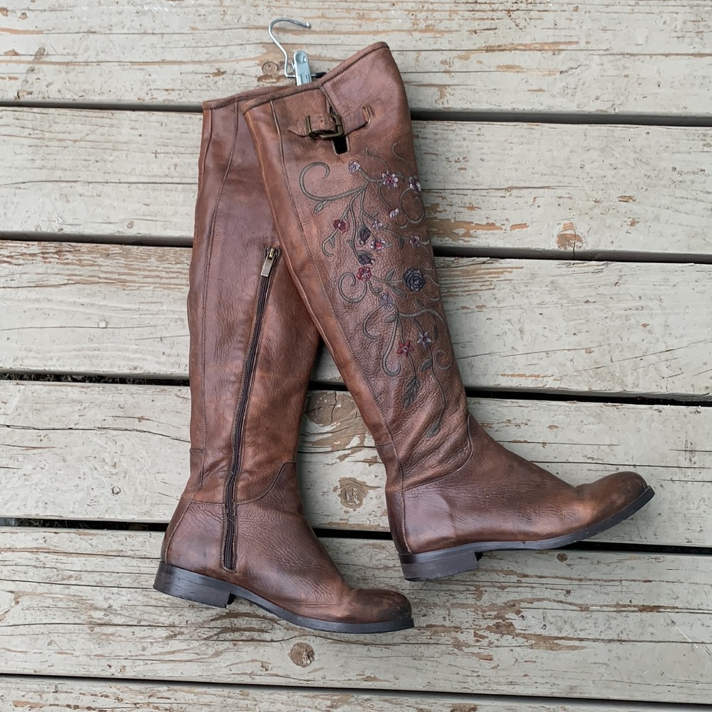 embroidered floral boot Ron White